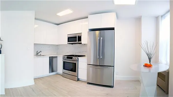 Sold by A & I Broadway | media 30