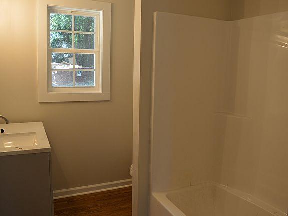 4th image of 111 Tricemont St
