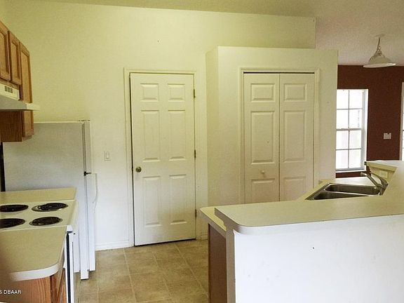 4th image of 2761 Fern Palm Dr