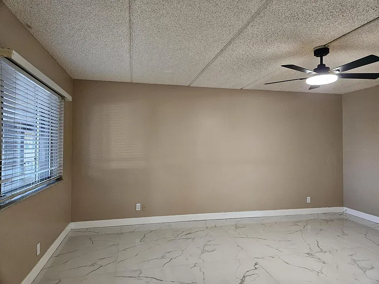 300 Village Green Cir #114 — Photo 3