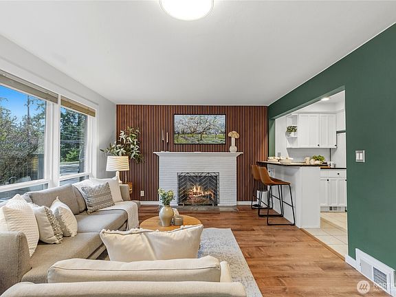 2nd image of 13054 30th Avenue NE