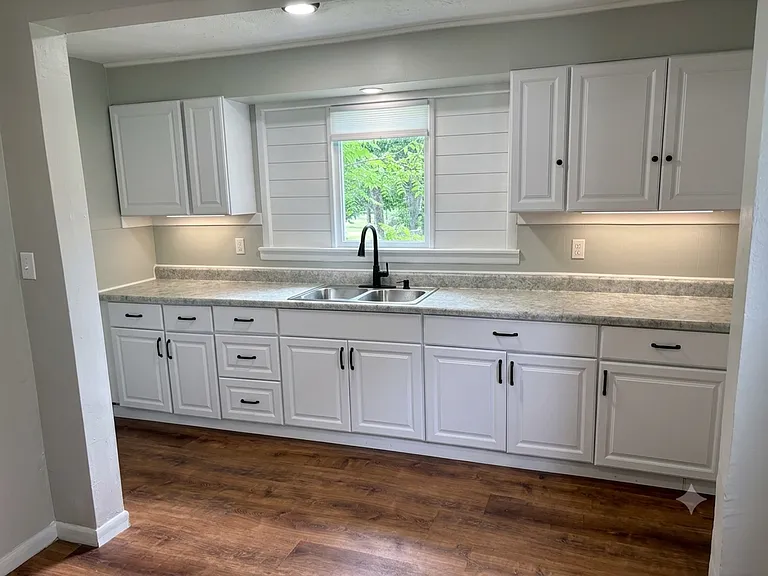 801 Dayton St — Photo 1