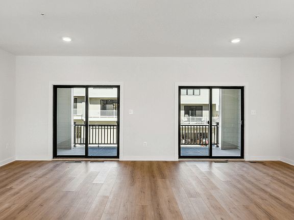 4th image of 17220 Melford Blvd