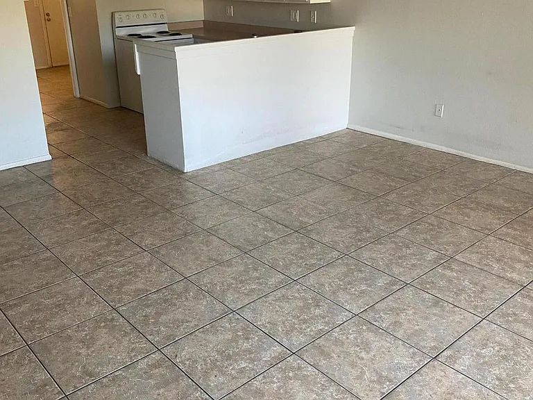 3302 W Northern Ave #2 — Photo 4