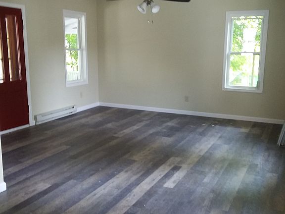 4th image of 106 Young St