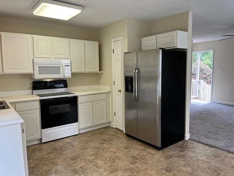 3513 Greywood Dr — Photo 10