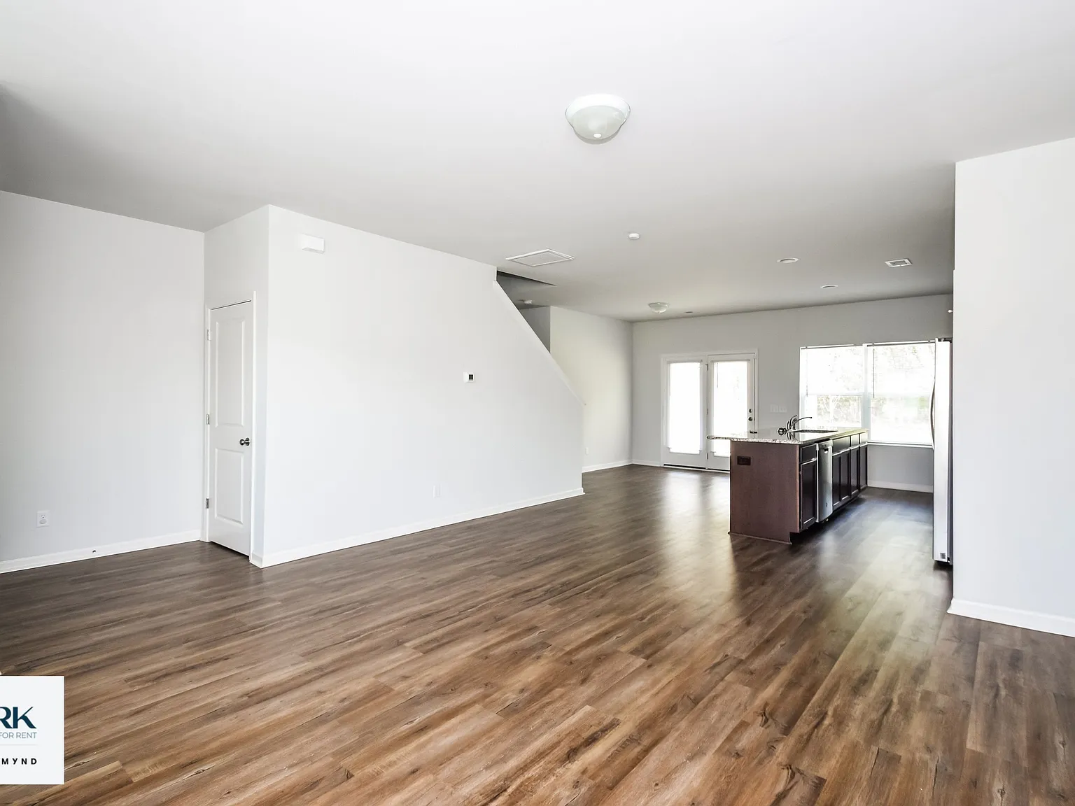 5 bed, 3.5 bath, 2237 sqft, $2,099 — Photo 3