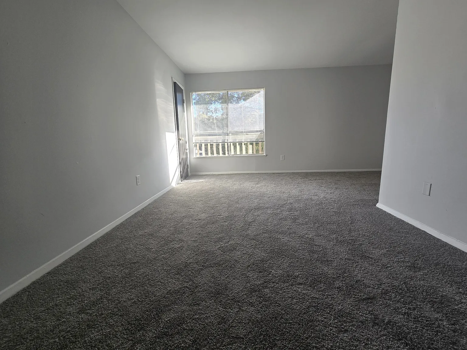 2 bed, $1,095 — Photo 3