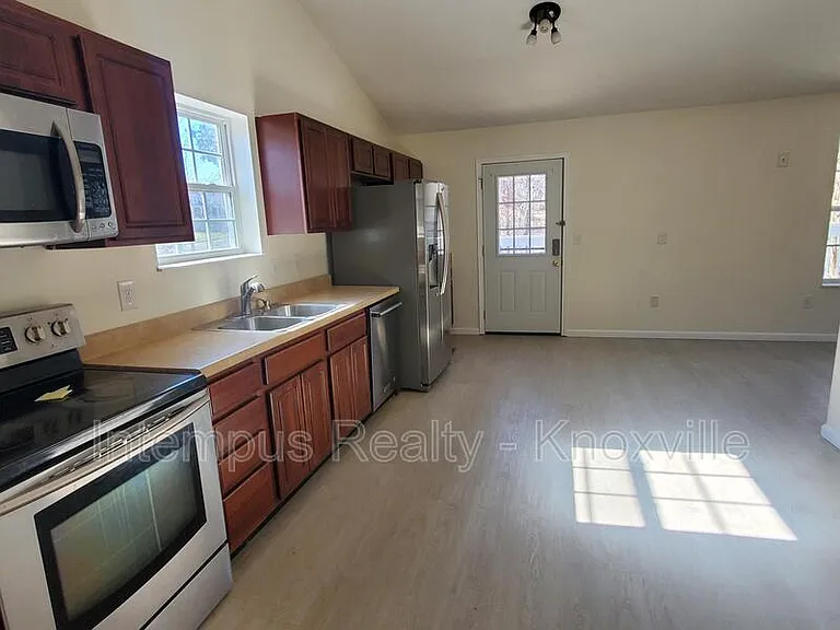 306 Joshua Landing Ct — Photo 7