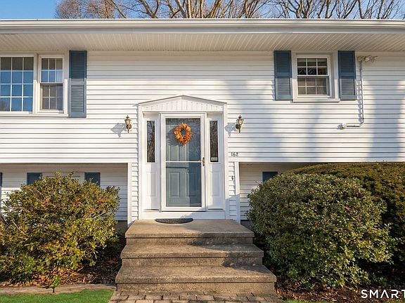 4th image of 162 Yankee Peddler Path