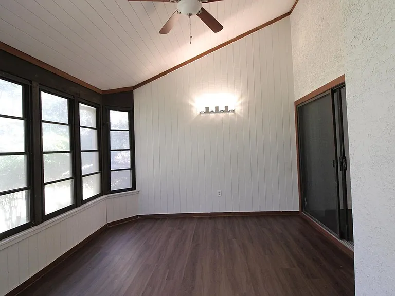 114 Gleneagles Dr — Photo 20