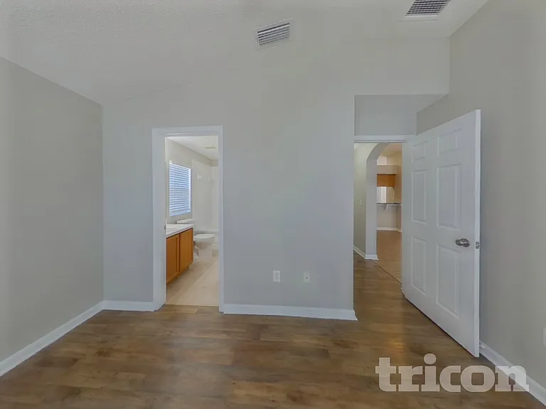11749 Lynmoor Dr — Photo 5