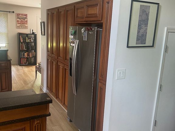3rd image of 1349 Fleming St