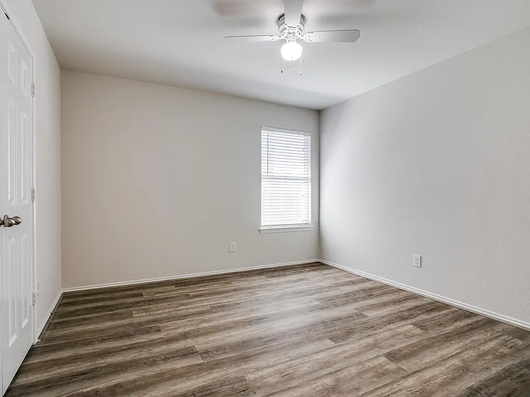 5617 Talons Crest Cir — Photo 16