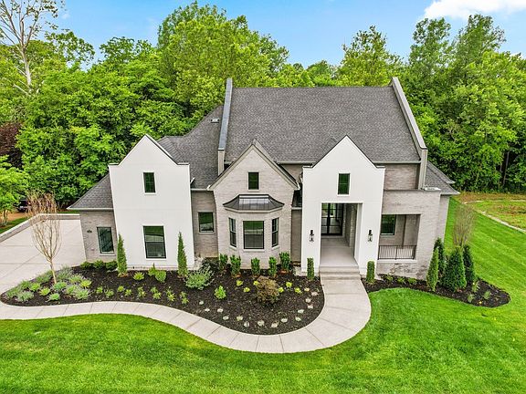2nd image of 2501 Belle Brook Dr
