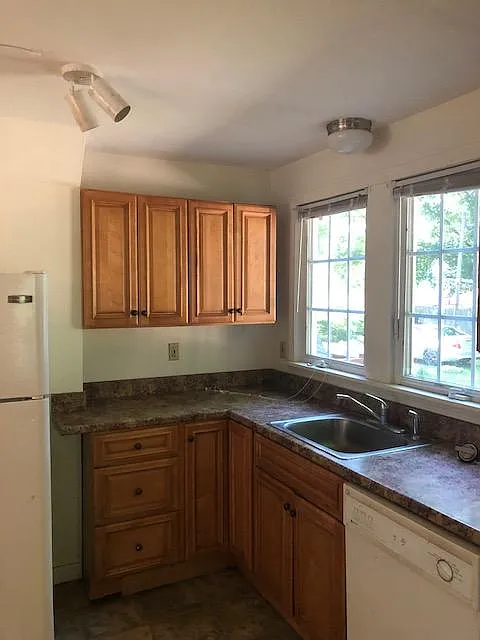 2 bed, 1150 sqft, $1,400 — Photo 2