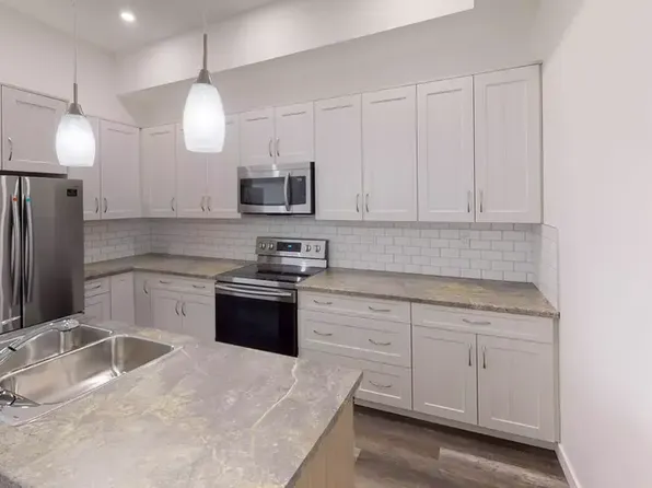 439 Makenny St #201, Hinton, AB T7V 1H3