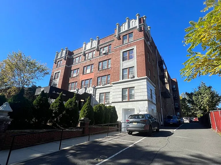 169 North Arlington Ave. — Photo 2