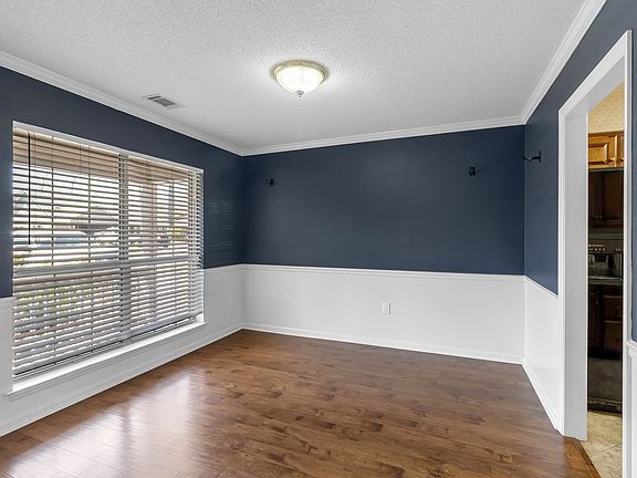 3rd image of 406 Miner Dr