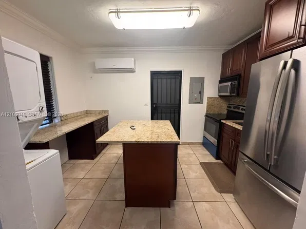 1071 NW 34th St, Miami, FL