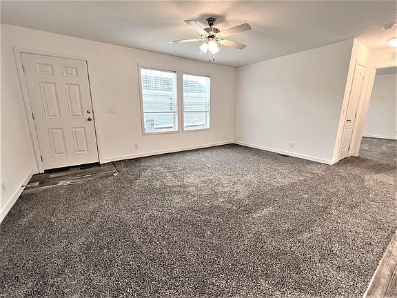 3rd image of 5462 Suffolk Dr