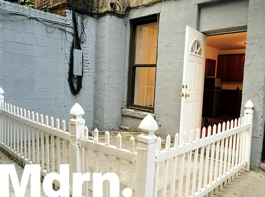 Rented by Mdrn Residential | media 9