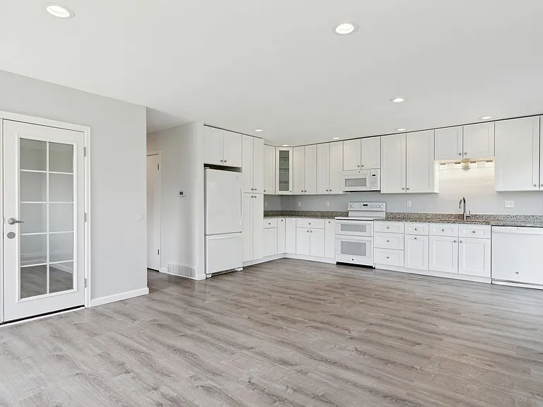 4279 Monroe Dr #A — Photo 1