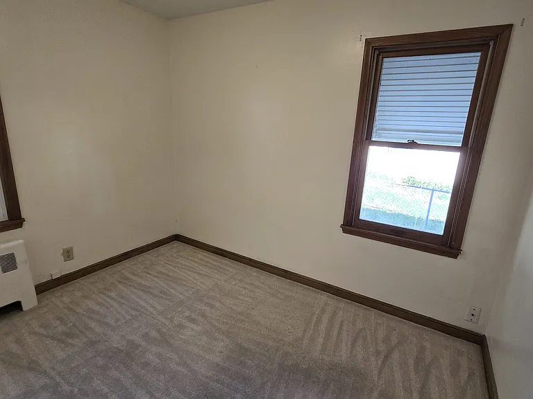238 Macarthur St E #1 — Photo 11