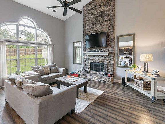 5th image of 1128 Looking Glass Ln