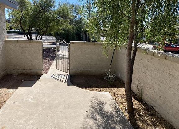 5th image of 2923 E 10th St #2923