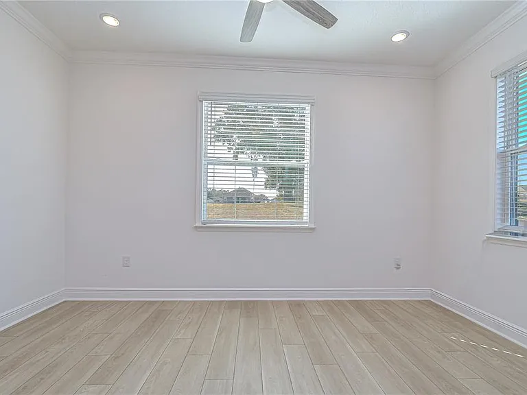 10027 Dolphin Gull Cir — Photo 34