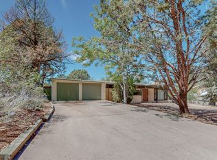 801 Richmond Dr SE, Albuquerque, NM 87106