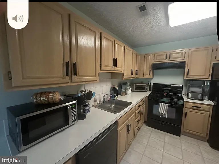 909 Eagles Chase Dr — Photo 8