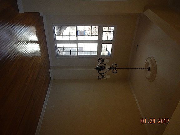 3rd image of 200 Heritage Woods Trl