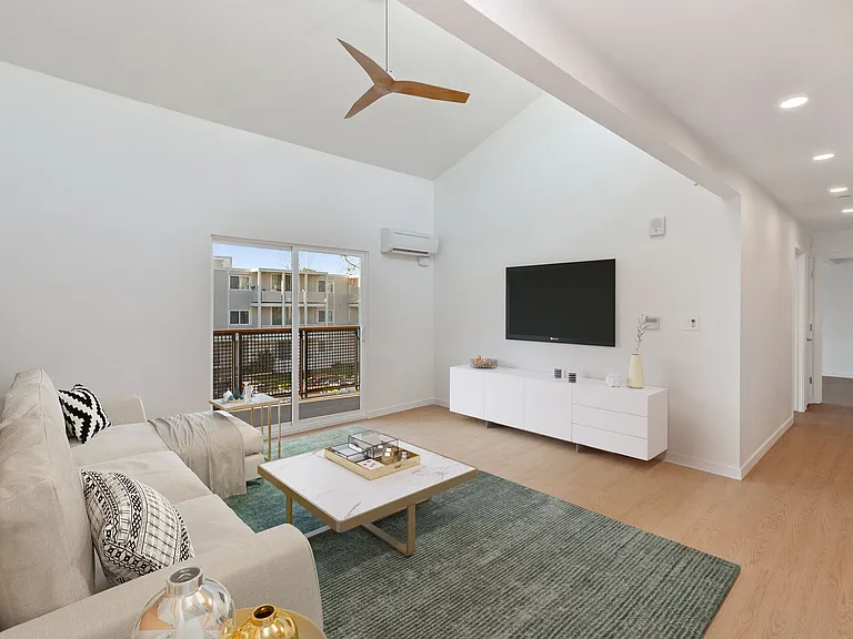 707 Leahy — Photo 28