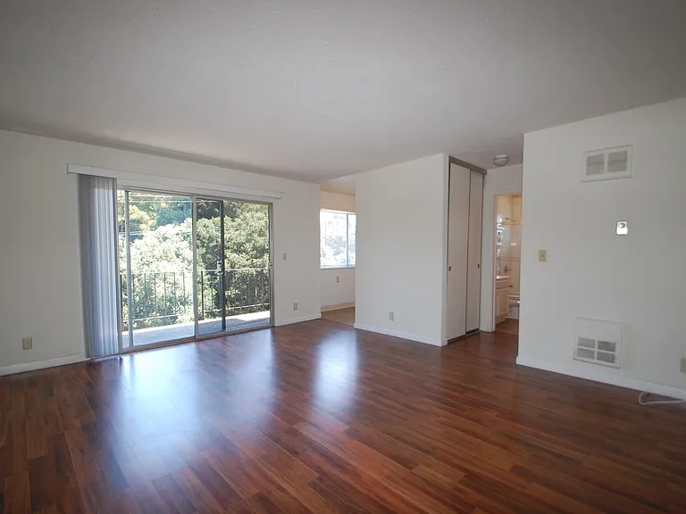 3401 Richmond Blvd — Photo 2