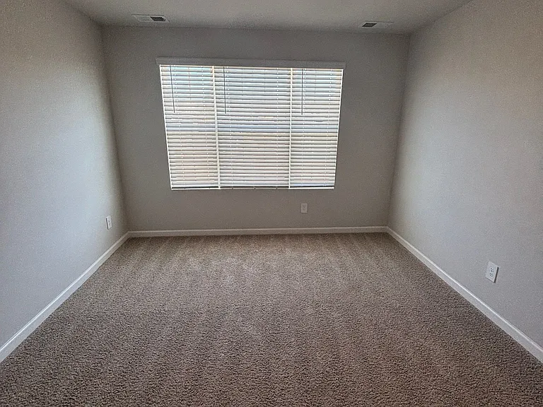 4253 Feetham Dr — Photo 9