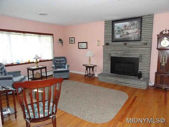 2nd image of 6 Westbrook Dr