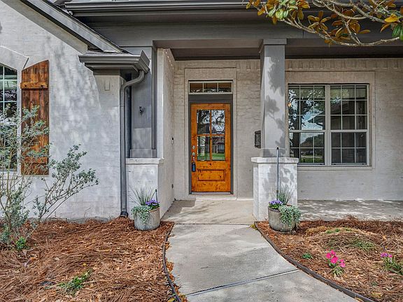 4th image of 32610 Winwick Rd