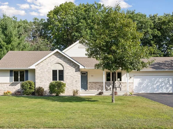 650 Caneday Ct, Taylors Falls, MN 55084