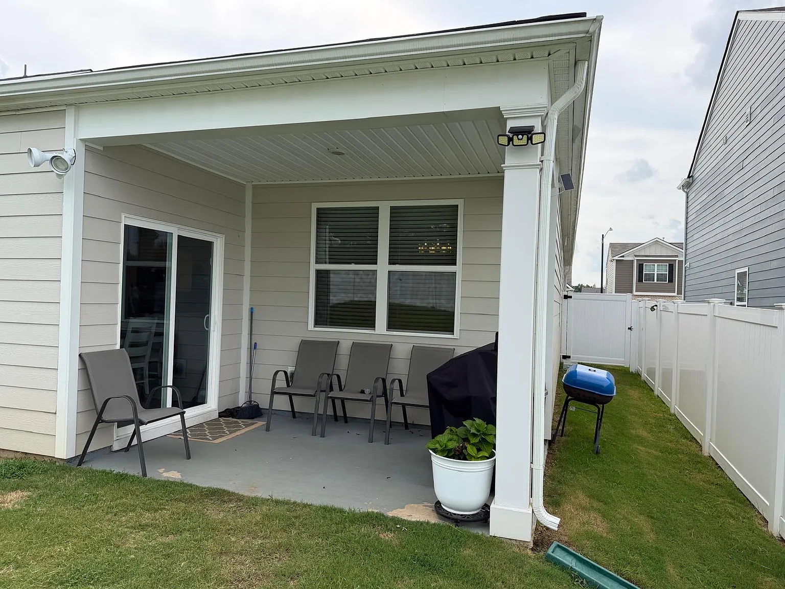 3 bed, 1618 sqft, $2,300 — Photo 3