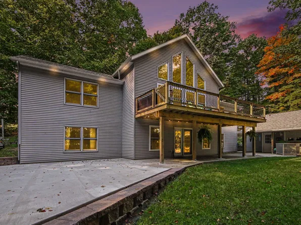 1385 W Shady Dr, Newaygo, MI 49337