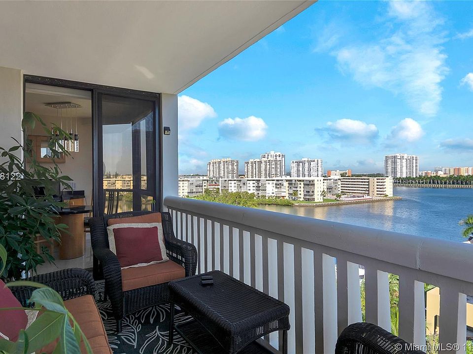 1st image of 1000 Island Blvd Unit 709