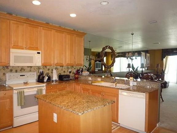 5th image of 19206 Gulf Blvd APT 105