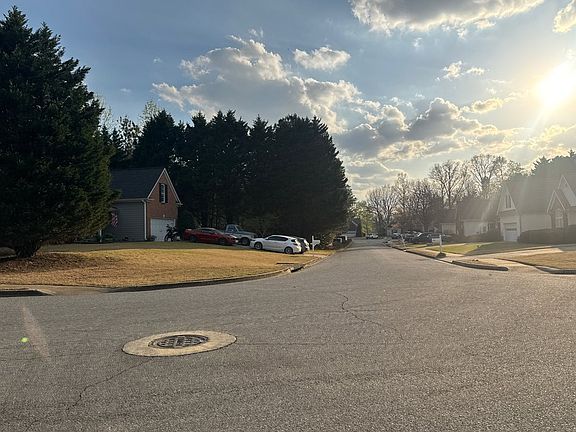 5th image of 4970 Rolling Rock Dr