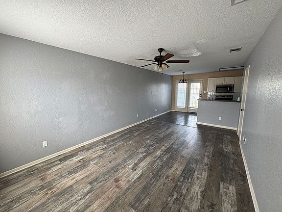 2nd image of 1607 Dugger Cir APT C