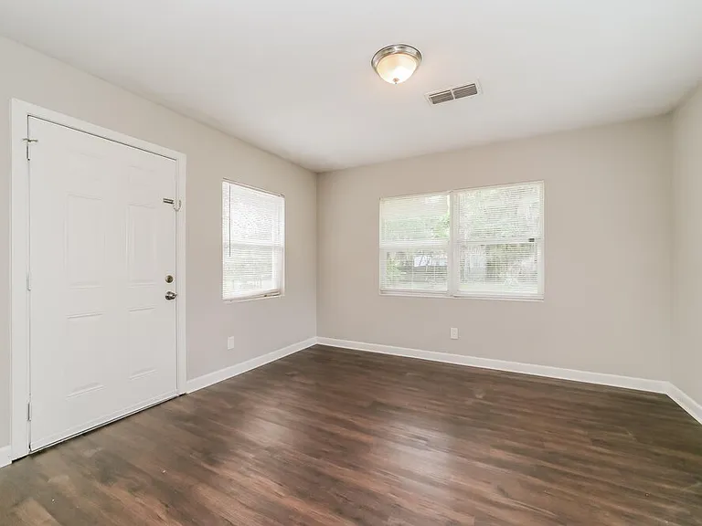 6104 Harlow Blvd — Photo 9