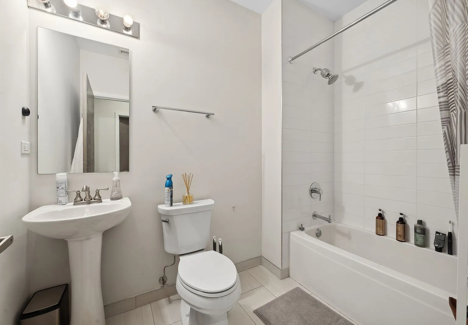 3 bed, $3,800 — Photo 3
