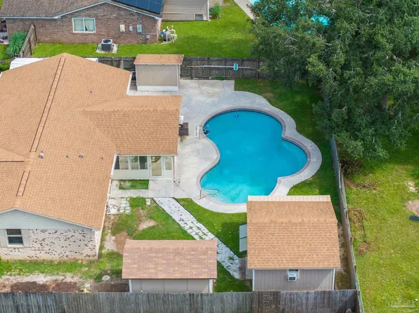 6916 Falcon Ln, Pensacola, FL 32526