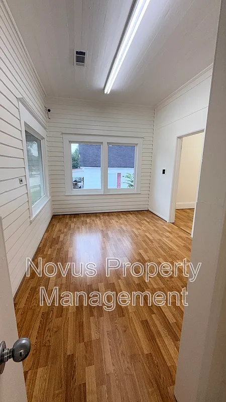 Studio, 2100 sqft, $1,800 — Photo 3